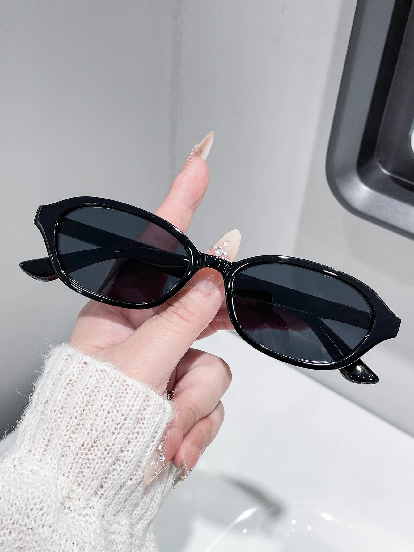 Retro Oval Frame Sunglasses